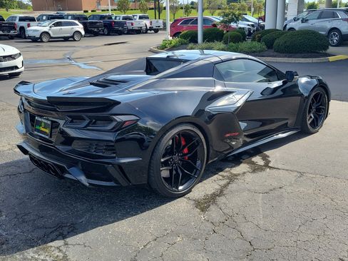 Used 2025 Chevrolet Corvette Z06 RWD image 4