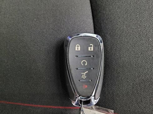 Used 2023 Chevrolet Equinox RS FWD image 32