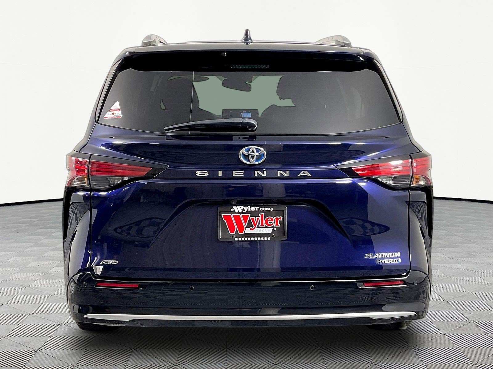 Used 2021 Toyota Sienna Platinum AWD/4WD image 5