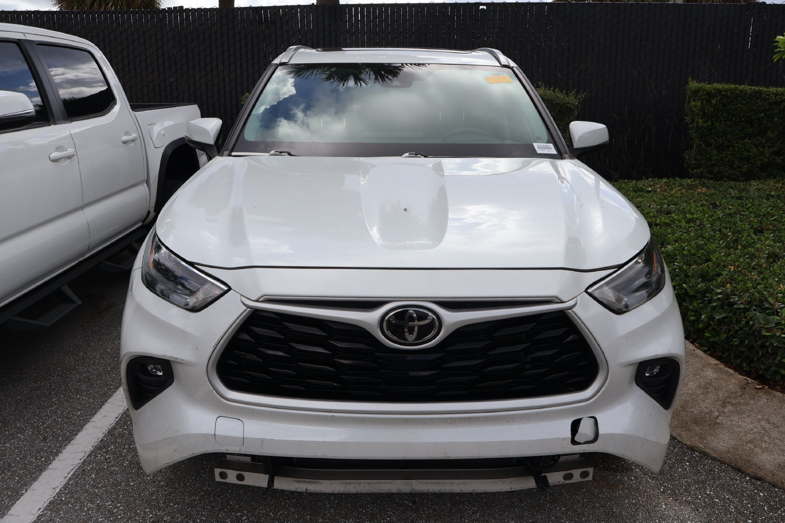 Used 2023 Toyota Highlander XLE FWD image 5