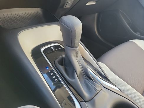 Used 2025 Toyota Corolla LE image 28