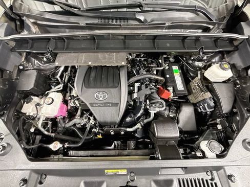 Used 2023 Toyota Highlander XSE FWD image 31