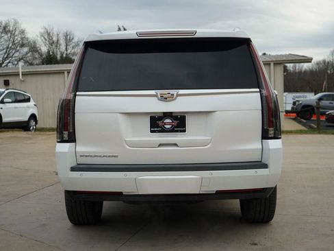 Used 2019 Cadillac Escalade Platinum image 13