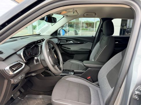 Used 2023 Chevrolet TrailBlazer LT w/ Convenience Package FWD image 11
