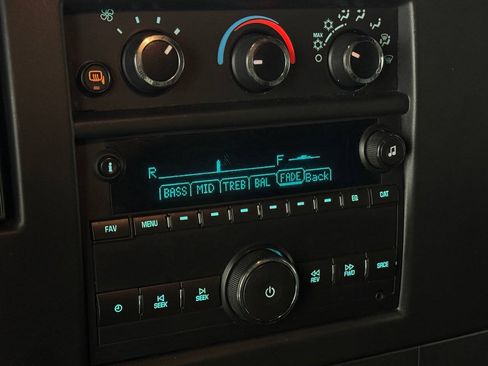 Used 2016 Chevrolet Express 2500 RWD image 52