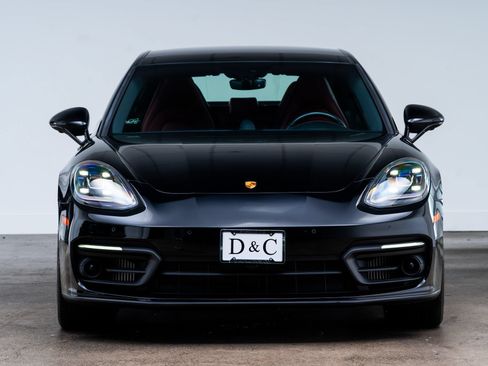 Used 2023 Porsche Panamera 4 Platinum Edition AWD/4WD image 2