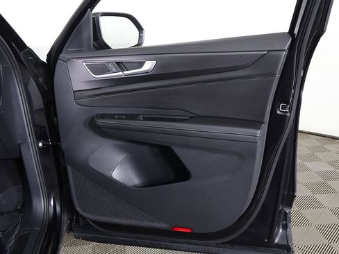 Used 2024 Volkswagen Atlas Cross Sport SEL image 29