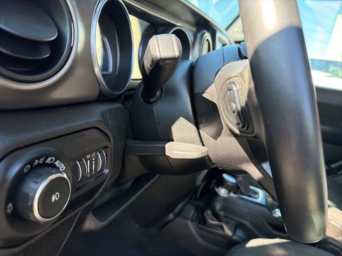 Used 2019 Jeep Wrangler Unlimited Sport S image 39