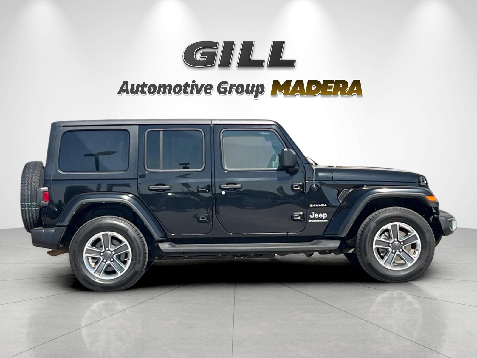 Used 2023 Jeep Wrangler Unlimited Sahara w/ Cold Weather Group AWD/4WD image 2