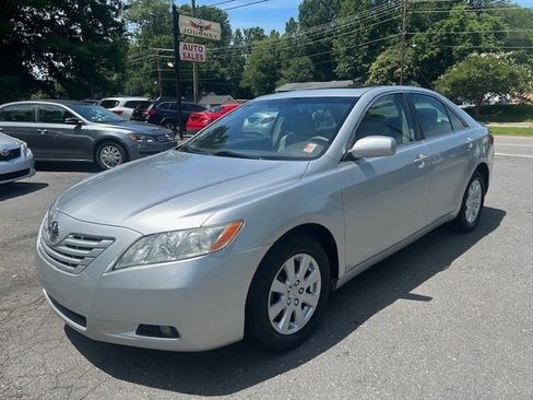 Used 2007 Toyota Camry XLE FWD image 1