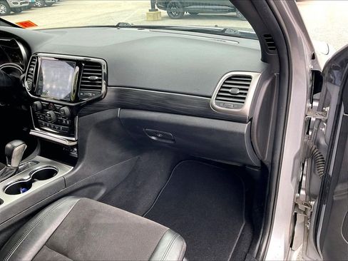 Used 2021 Jeep Grand Cherokee Laredo X AWD/4WD image 12