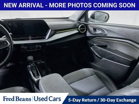 Used 2025 Chevrolet Trax LT w/ Driver Confidence Package FWD image 28