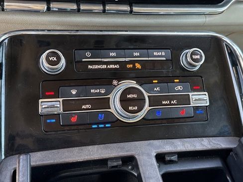 Used 2019 Lincoln Navigator Reserve image 31