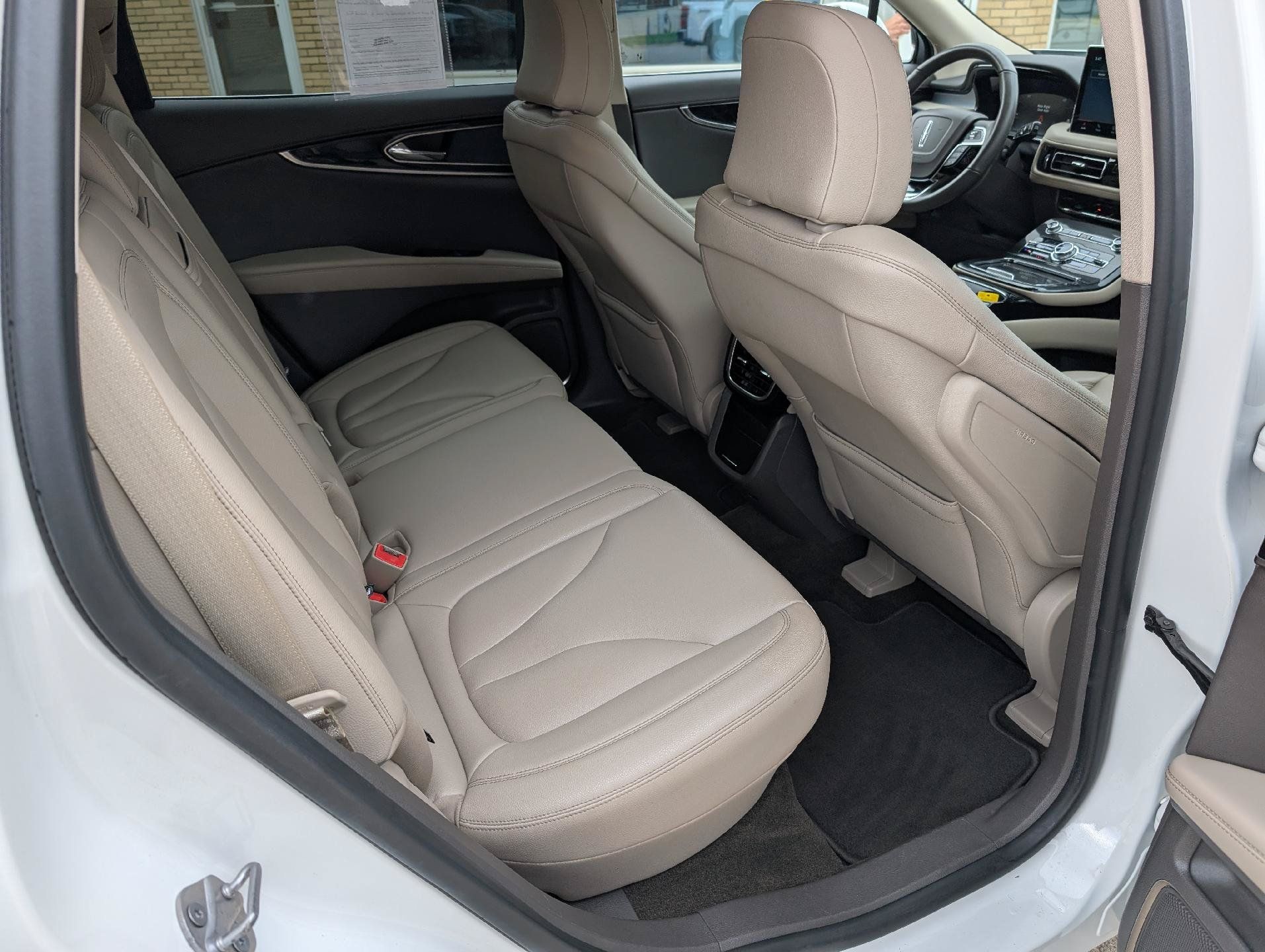 Used 2023 Lincoln Nautilus AWD w/ Premium Package image 17