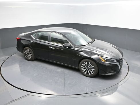 Used 2023 Nissan Altima 2.5 SV image 25