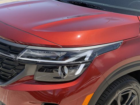 Certified 2025 Kia Seltos X-Line AWD/4WD image 9