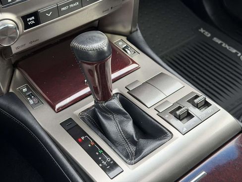 Used 2015 Lexus GX 460 w/ Premium Package image 6