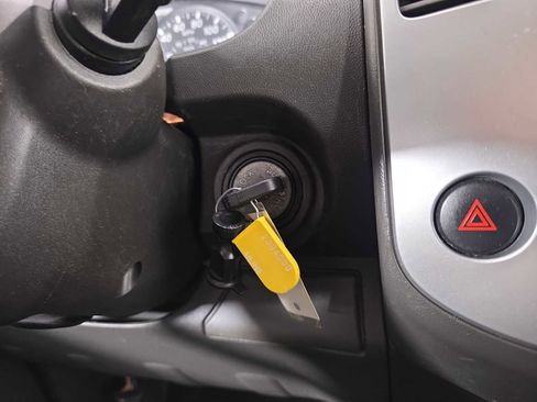 Used 2019 Nissan Frontier SV image 16