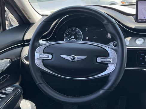 Used 2023 Genesis GV70 2.5T w/ Select Package AWD/4WD image 8