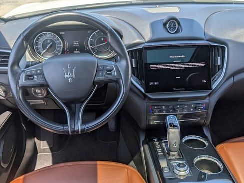 Used 2022 Maserati Ghibli Modena Q4 AWD/4WD image 11