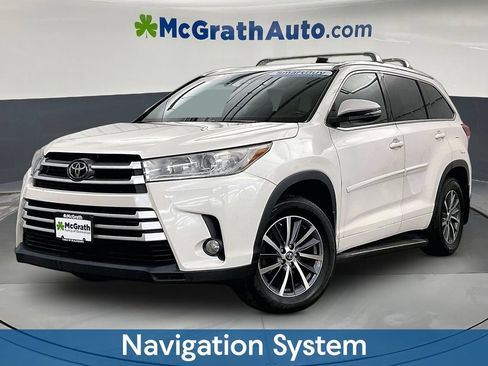 Used 2017 Toyota Highlander XLE w/ Protection Package #3 AWD/4WD image 2