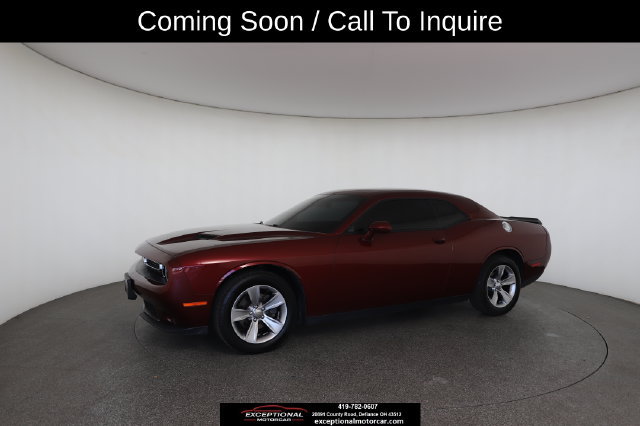 Used 2017 Dodge Challenger SXT RWD image 3