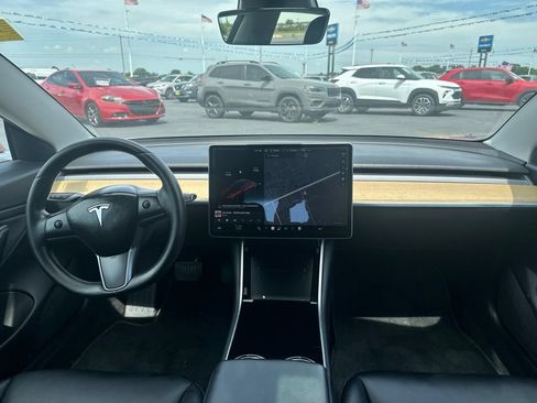Used 2018 Tesla Model 3 Long Range RWD image 18