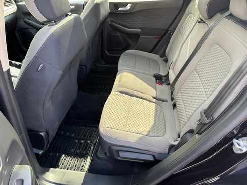 Used 2020 Ford Escape SE image 12