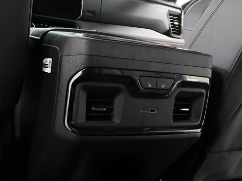 Used 2025 GMC Sierra 2500 AT4 w/ AT4 Premium Plus Package AWD/4WD image 26
