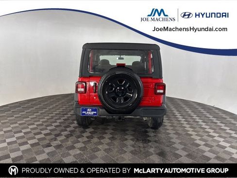 Used 2022 Jeep Wrangler Sport image 7