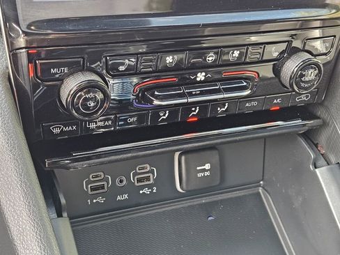 New 2025 Jeep Grand Cherokee Limited w/ Luxury Tech Group II image 23