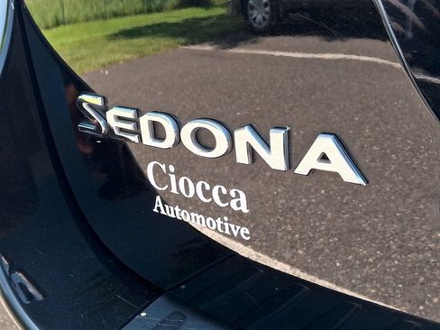 Used 2016 Kia Sedona LX w/ LX Convenience Package FWD image 30