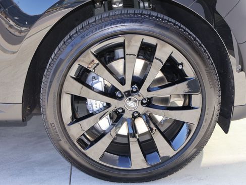 Certified 2025 Land Rover Range Rover Sport SE AWD/4WD image 31