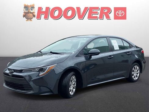 Used 2025 Toyota Corolla LE w/ Convenience Package FWD image 8