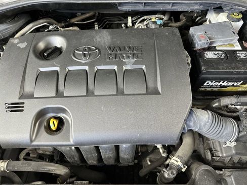 Used 2021 Toyota C-HR LE image 31