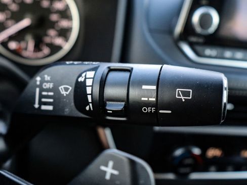 Used 2024 Nissan Rogue SV image 24