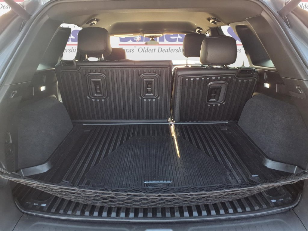 Used 2023 Cadillac XT5 Luxury w/ LPO, Floor Liner Package FWD image 10