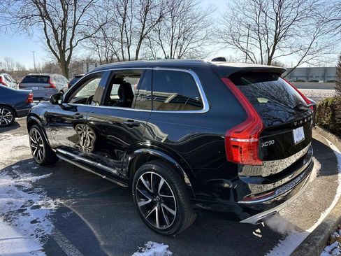 Used 2021 Volvo XC90 T8 Inscription Expression w/ Climate Package image 4