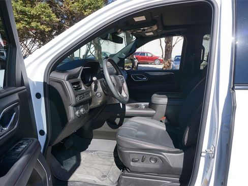 Used 2024 Chevrolet Tahoe RST w/ Luxury Package image 2