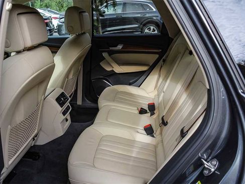 Used 2022 Audi Q5 2.0T Premium image 16