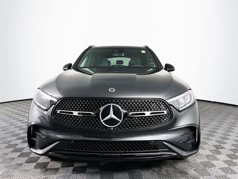 Used 2025 Mercedes-Benz GLC 300 4MATIC image 9