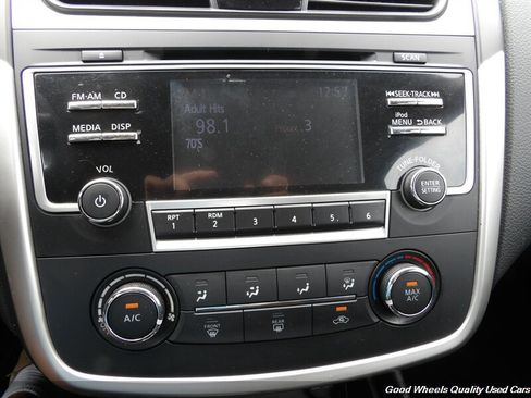 Used 2017 Nissan Altima 2.5 S w/ Power Driver Seat Package FWD image 18