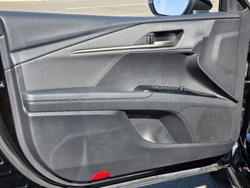 Used 2025 Toyota Camry SE w/ Convenience Package image 19