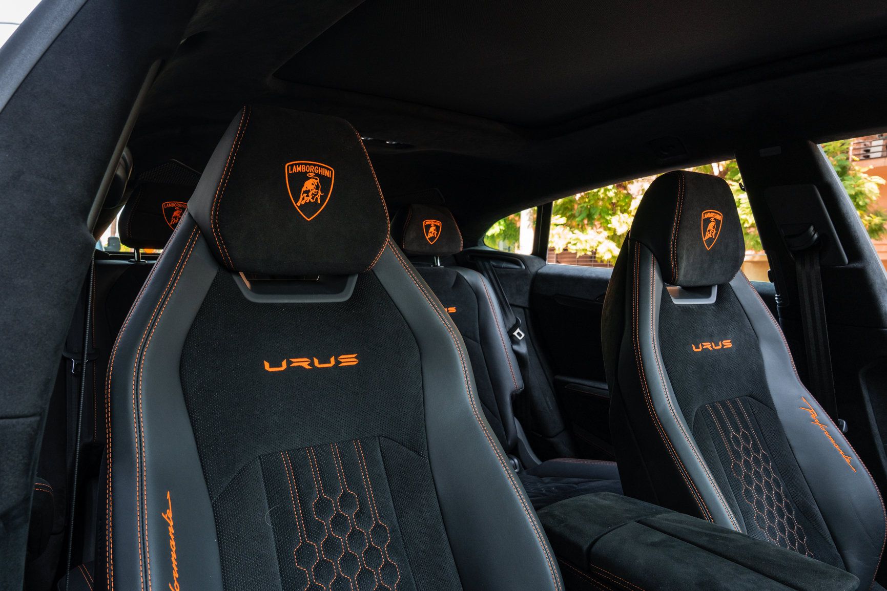 Used 2024 Lamborghini Urus Performante AWD/4WD image 45