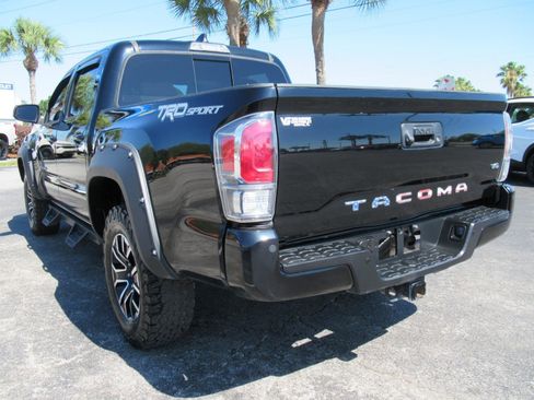 Used 2022 Toyota Tacoma TRD Sport w/ Technology Package RWD image 8