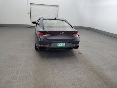 Used 2023 Hyundai Elantra SE FWD image 6