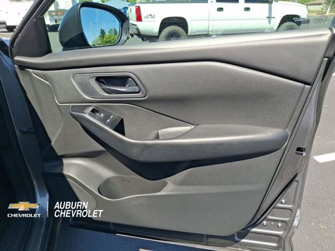 Used 2024 Nissan Rogue S AWD/4WD image 23