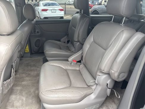 Used 2005 Toyota Sienna LE image 11