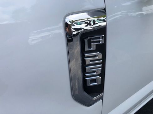 Used 2017 Ford F250 XL w/ Power Equipment Group AWD/4WD image 13