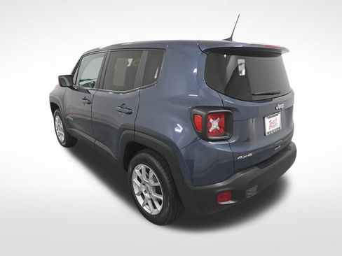 Used 2023 Jeep Renegade Latitude image 3